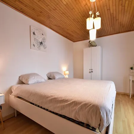 Holiday home Luxury Pool In Goesnes, Cleaning Included